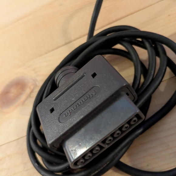 Nintendo Classic Gray and Purple Wired Controller Mouse Pre-owned - Picture 4 of 6